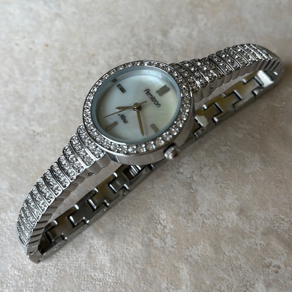 Armitron lady battery water resistant stainless steel w/stone - Picture 6 of 7